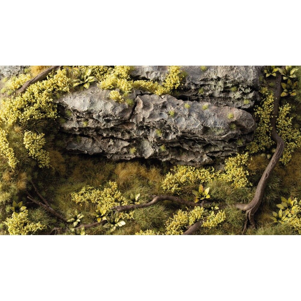 Gamers Grass: Flowers: Light Green Shrubs