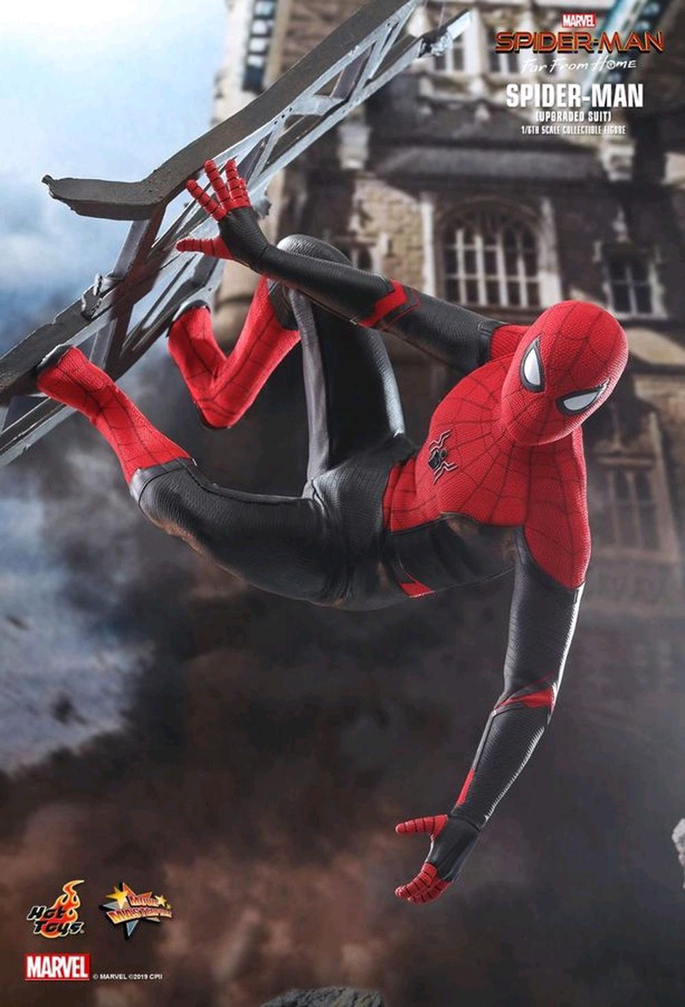 Hot Toys Spider-Man: Far From Home - Spider-Man Upgraded Suit 1:6 Scale Action Figure - PRE-OWNED