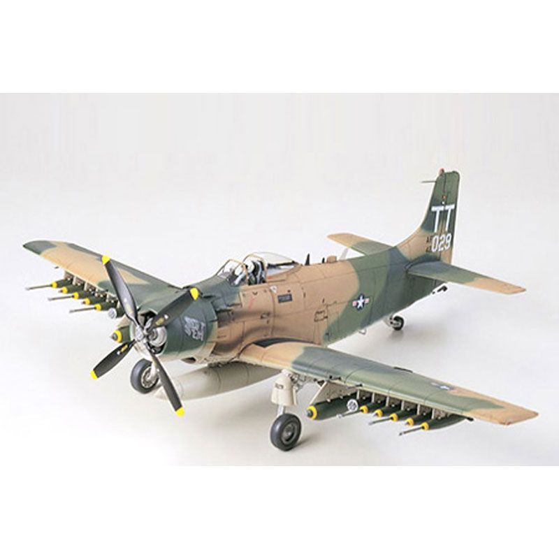 TAMIYA 1/48 DOUGLAS A-1J SKYRAIDER U.S. AIR FORCE