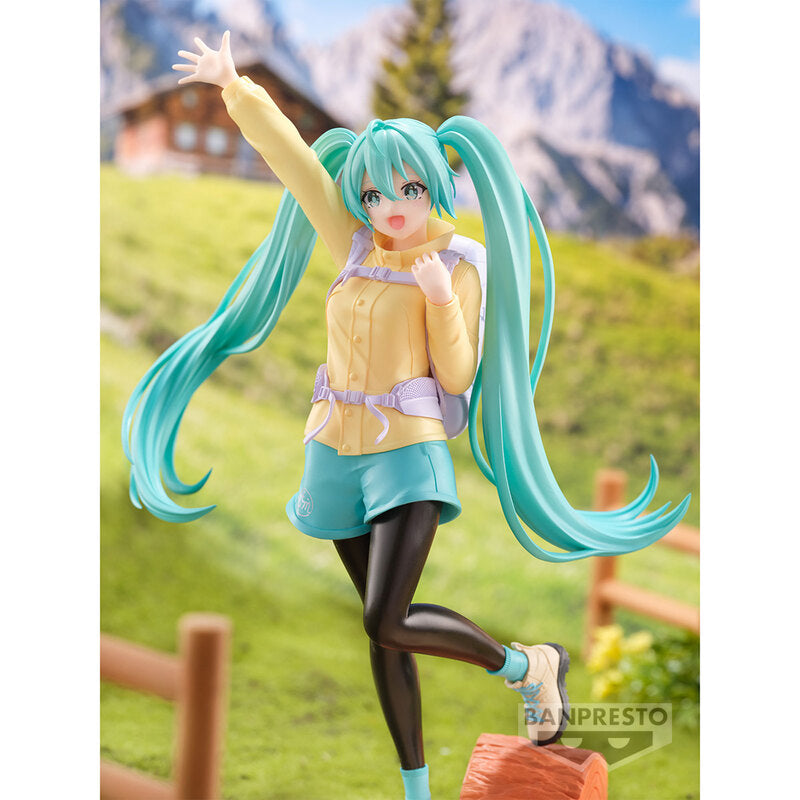 Hatsune Miku Mountain Climbing Ver - Holiday Memories Figure