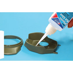 Deluxe Materials - Plastic Kit Glue (20mL)