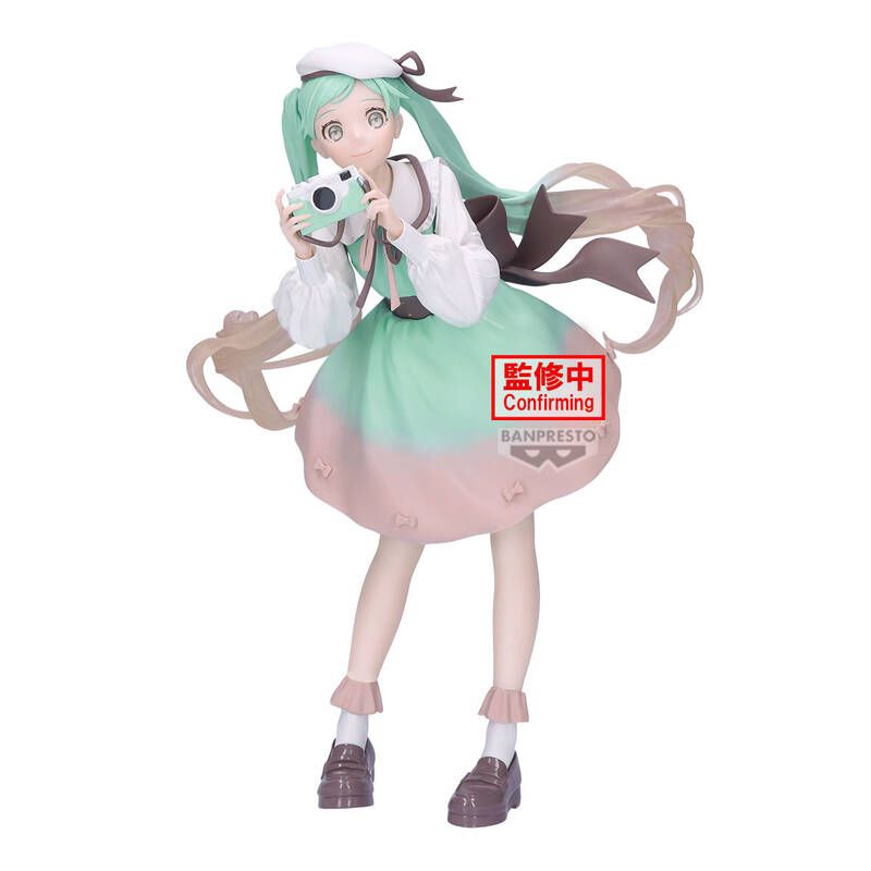 Hatsune Miku - Holiday Memories Camera Figure