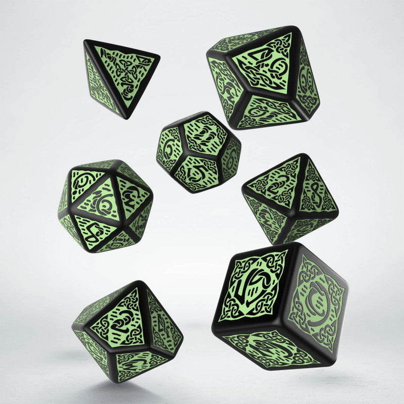 Q-Workshop Celtic 3D Revised Black & green Dice Set (7)