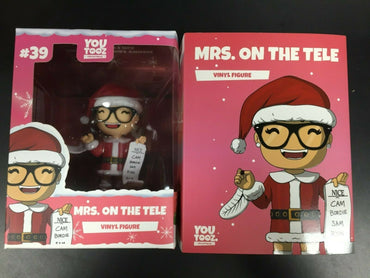 MRS. ON THE TELE #8 Misfits Youtooz Vinyl Figure