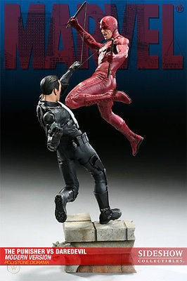 Punisher vs Daredevil Sideshow Diorama Statue