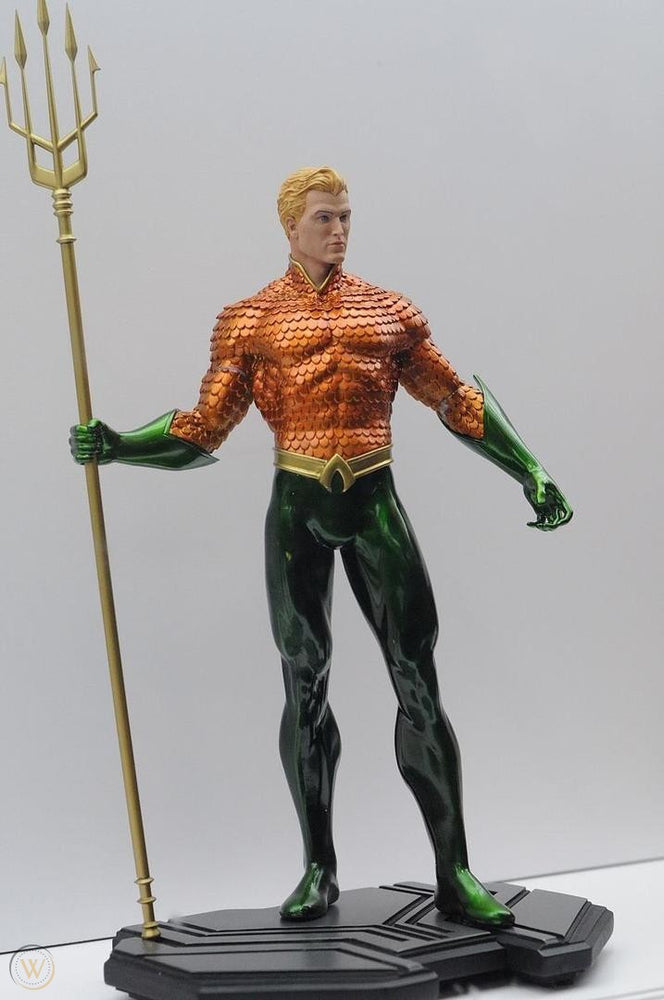 Aquaman (DC Comics Icons) - DC Collectibles Statue