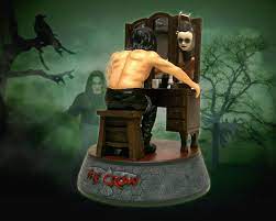 The Crow Transforming Mirror Diorama by NECA