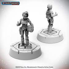 Starfinder Masterclass Miniatures: Halfling Pilot